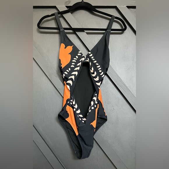 Commense Bird Print Cutout One Piece Swimsuit & Cover Up Maxi Skirt - Picture 7 of 10